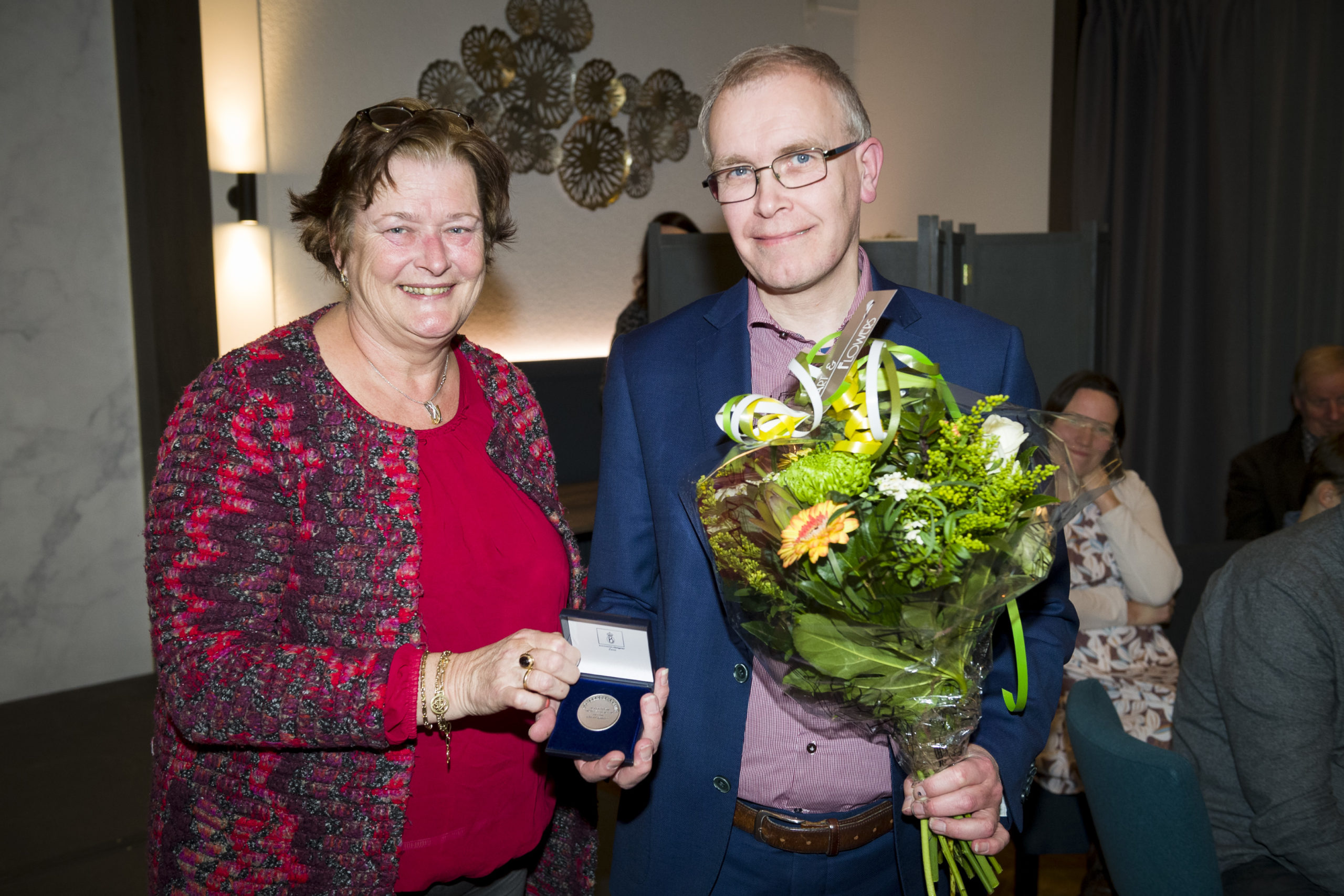 Gemeentepenning Sliedrecht voor Henk Prins