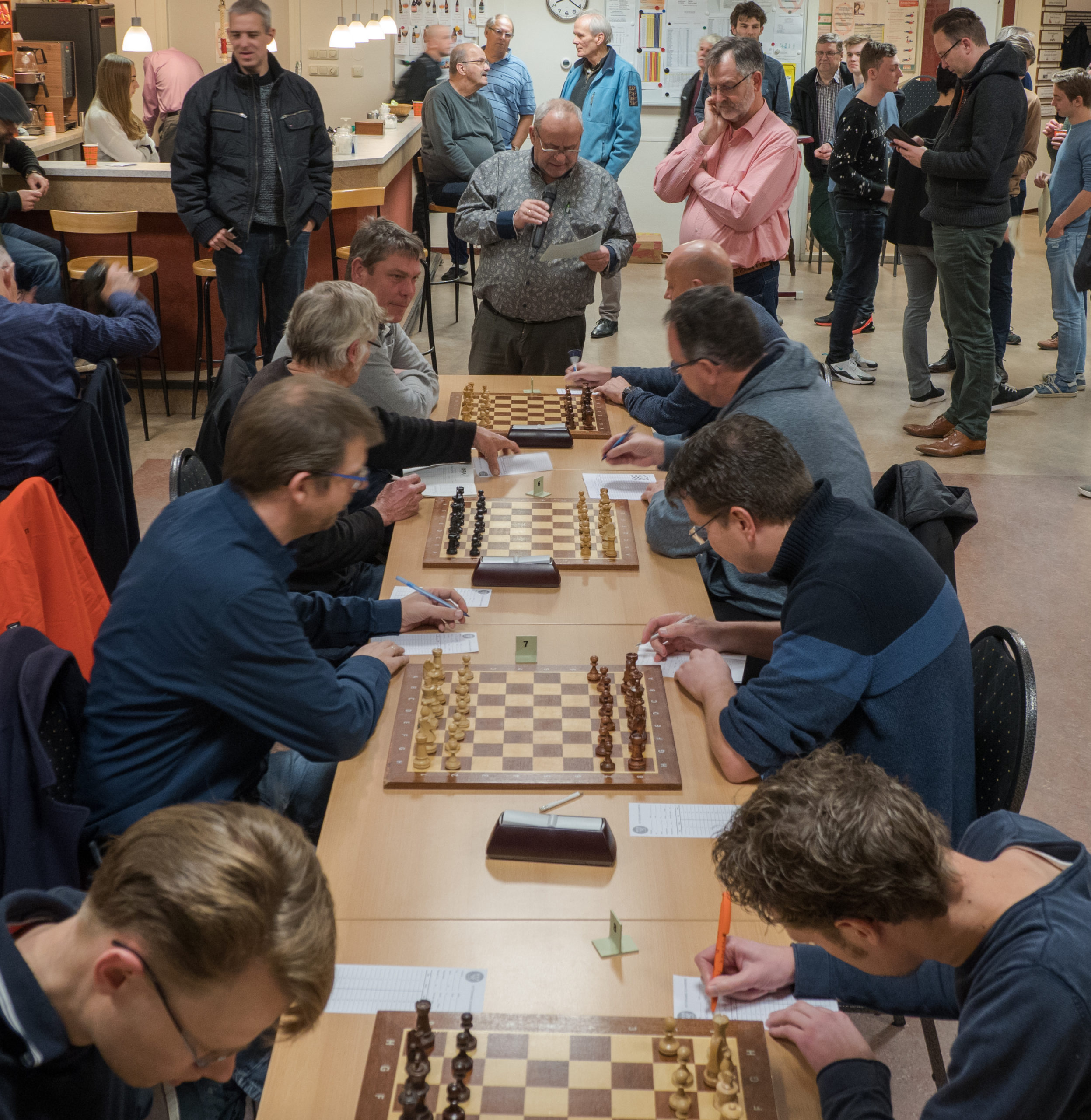 Vijfde team: Het OOG van de Meester maakt het PAARD vet