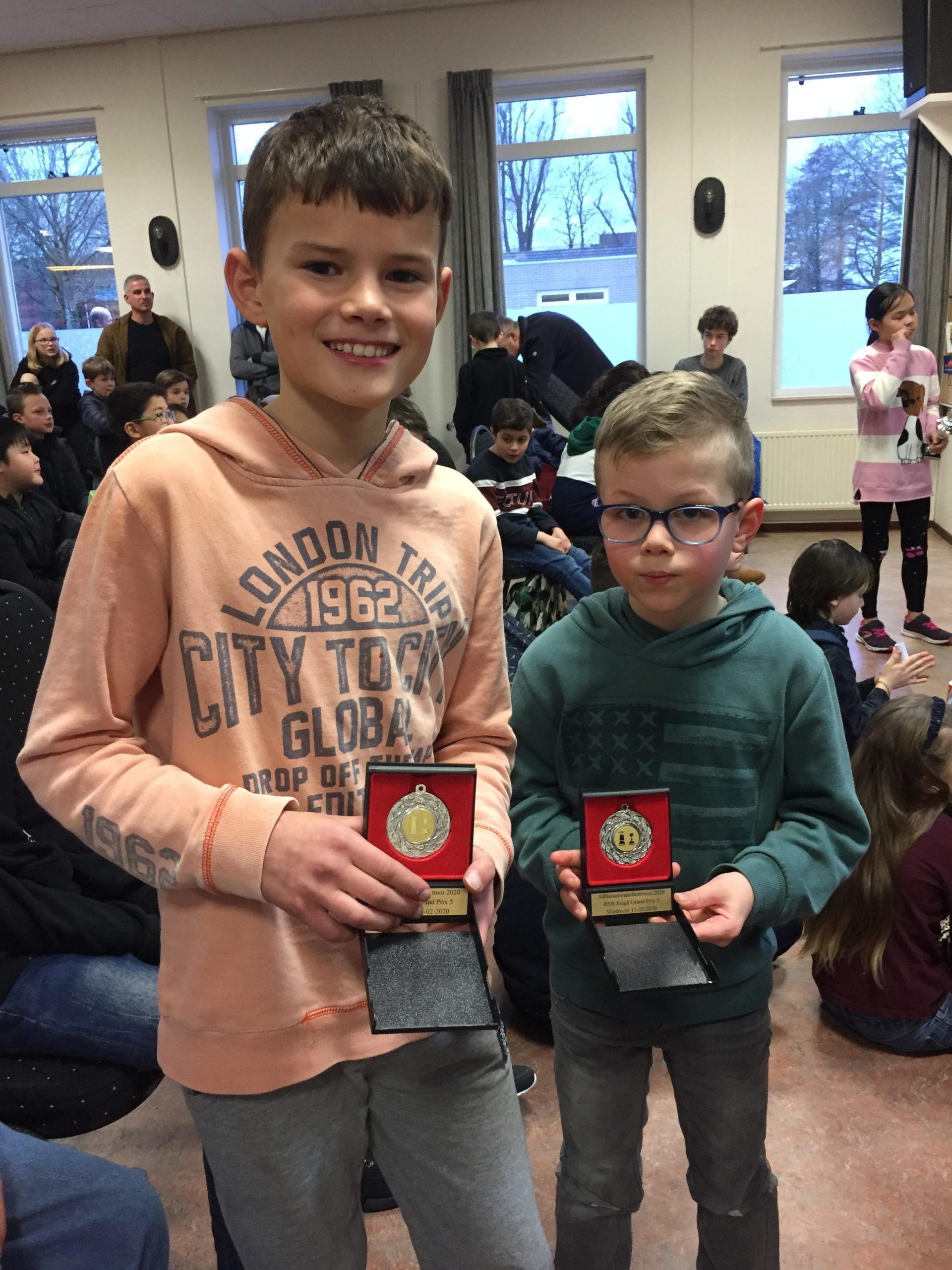 Seth van Houwelingen en Roël Koopmans scoren goed bij snelschaken