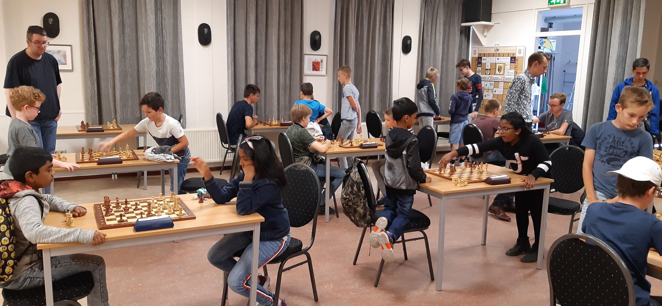 Gabriel van Valen slaat toe bij jeugd snelschaken