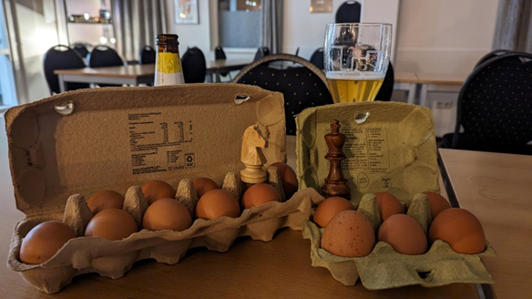 Wie wint, die eet: Eierschaak in volle vaart